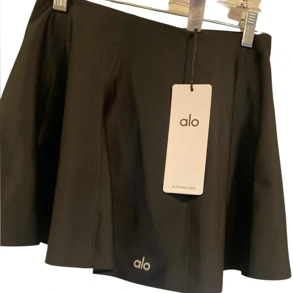 NWT Alo yoga airlift down the line tennis skirt BLACK Size: S